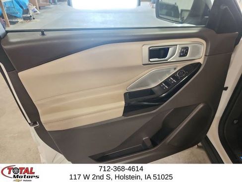 Used 2023 Ford Explorer Platinum w/ Technology Package AWD/4WD image 11