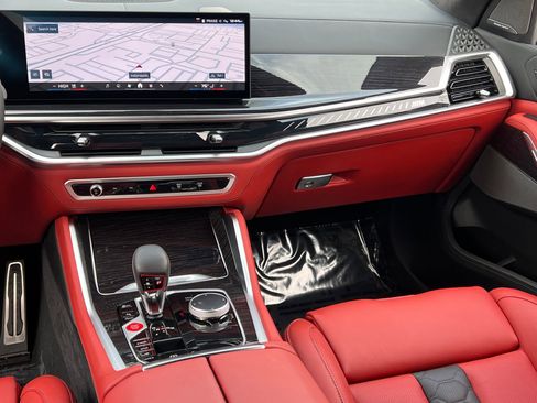 Used 2025 BMW X5 M Competition w/ Luggage Compartment Package image 28