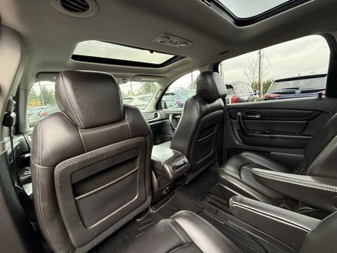 Used 2014 Chevrolet Traverse LT w/ LPO, 'HIT The Road' Package image 17