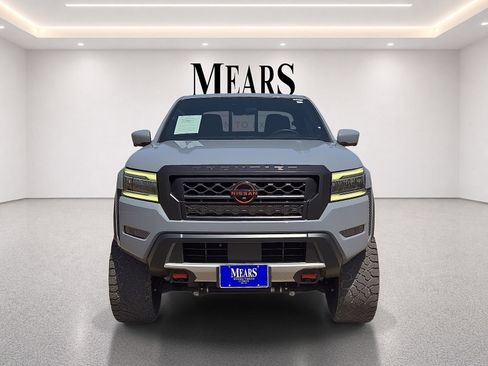 Used 2022 Nissan Frontier Pro-X RWD image 8