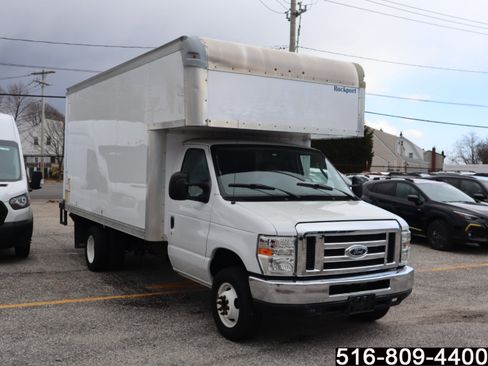 Used 2015 Ford E-450 and Econoline 450 Super Duty w/ Power Windows & Locks Group image 2