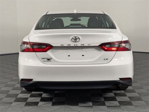 Used 2024 Toyota Camry LE image 6
