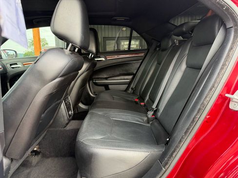 Used 2013 Chrysler 300 AWD w/ Driver Convenience Group image 15