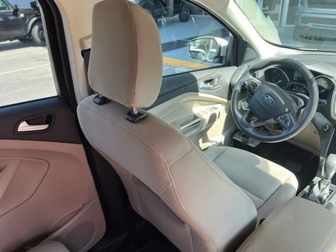 Used 2019 Ford Escape SE FWD image 9