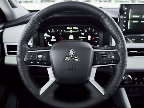 New 2026 Mitsubishi Outlander SE FWD image 36