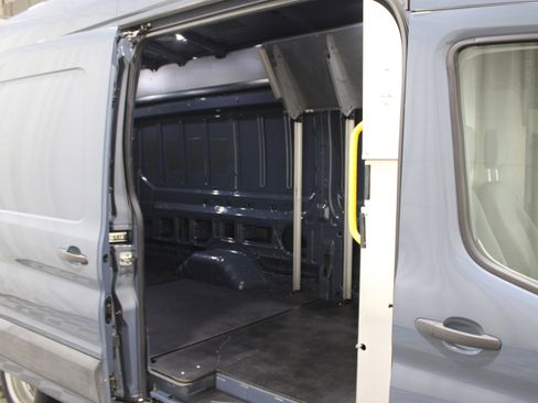 Used 2019 Ford Transit 350 Cargo image 18