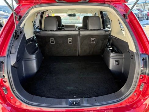 Used 2018 Mitsubishi Outlander 4WD Plug-In Hybrid image 6