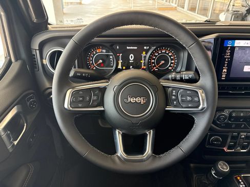 New 2026 Jeep Wrangler Unlimited Sahara AWD/4WD image 27
