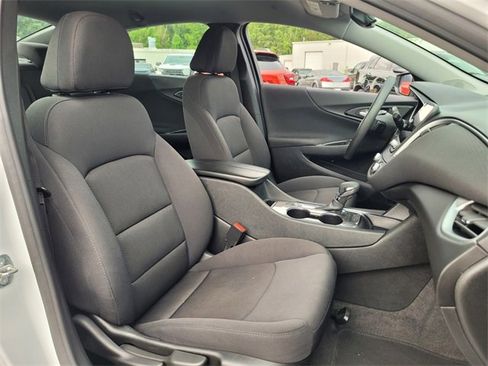 Used 2024 Chevrolet Malibu LT image 14