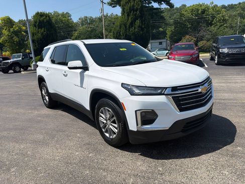 Used 2023 Chevrolet Traverse LT FWD image 7