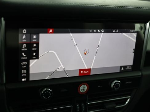 New 2026 Porsche Macan Turbo image 40