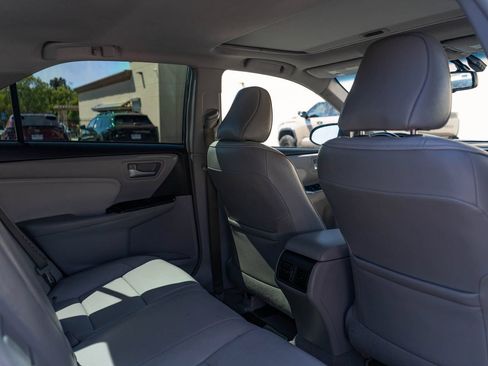 Used 2017 Toyota Camry XLE w/ Moonroof Package FWD image 21