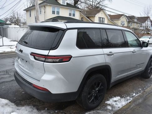 Used 2024 Jeep Grand Cherokee L Altitude image 6