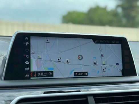 Used 2018 BMW 750i xDrive AWD/4WD image 40
