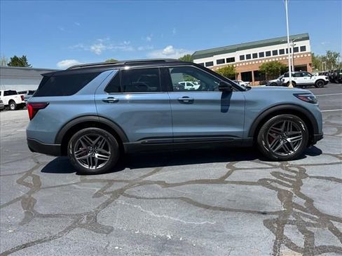 Used 2025 Ford Explorer ST w/ Sun And Sound Package AWD/4WD image 3