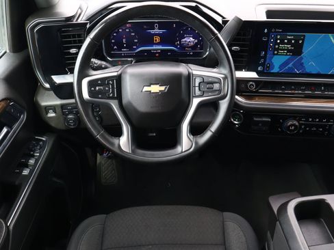 Used 2025 Chevrolet Silverado 1500 LT AWD/4WD image 10