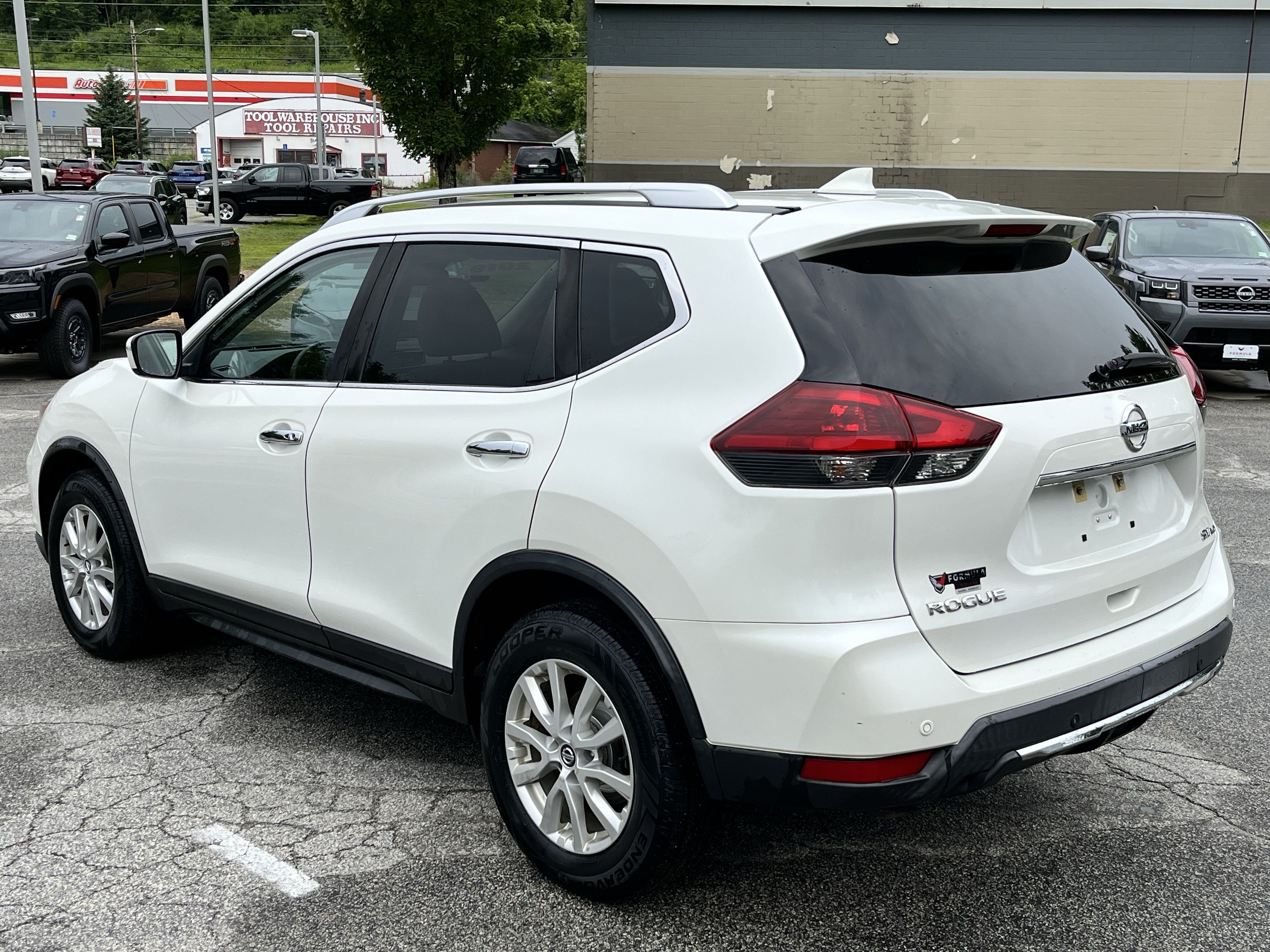 Used 2019 Nissan Rogue SV AWD/4WD image 6