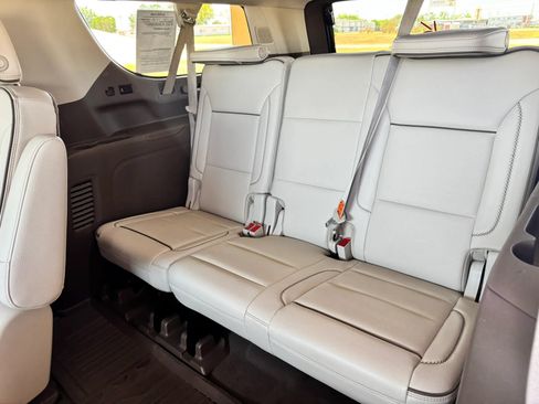 Used 2021 GMC Yukon XL Denali w/ LPO, Illumination Package AWD/4WD image 24