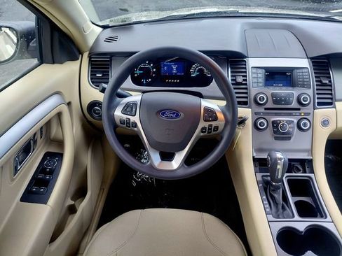 Used 2018 Ford Taurus SE FWD image 18