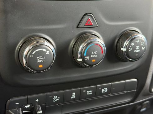 Used 2018 RAM 2500 Tradesman w/ Chrome Appearance Group AWD/4WD image 20