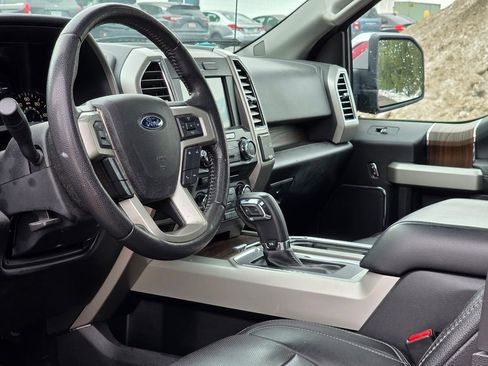Used 2016 Ford F150 Lariat image 15