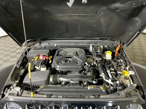 Used 2023 Jeep Wrangler Unlimited Sahara AWD/4WD image 41