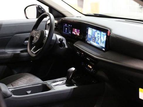 New 2026 Nissan Kicks SV w/ SV Premium Package AWD/4WD image 23