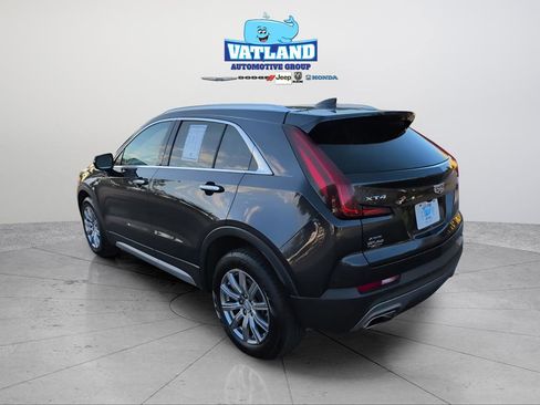 Used 2023 Cadillac XT4 Premium Luxury image 3