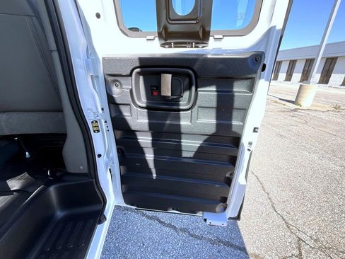 New 2026 Chevrolet Express 3500 Extended RWD image 17