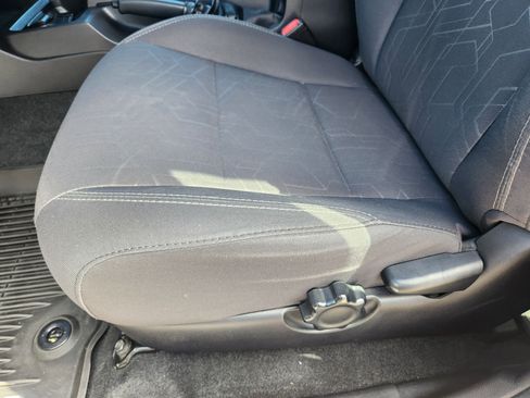 Used 2017 Toyota Tacoma TRD Off-Road w/ Premium & Technology Package image 12