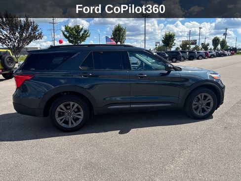 Used 2023 Ford Explorer XLT w/ Equipment Group 202A AWD/4WD image 8