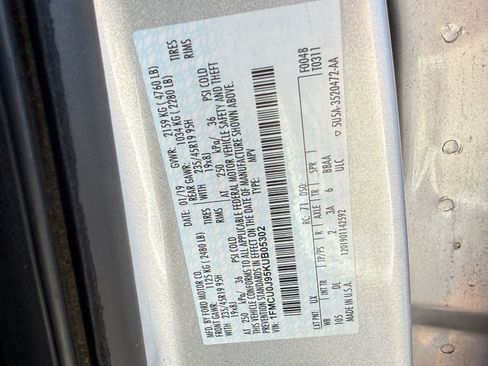 Used 2019 Ford Escape Titanium FWD image 24