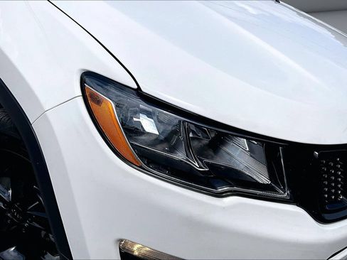 Used 2019 Jeep Compass Latitude AWD/4WD image 32