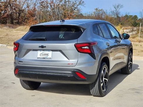 Certified 2024 Chevrolet Trax RS w/ Driver Confidence Package image 6