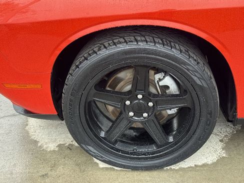 Used 2021 Dodge Challenger SXT w/ Plus Package image 32