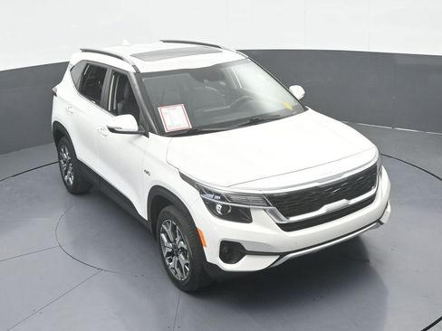 Used 2023 Kia Seltos EX image 58