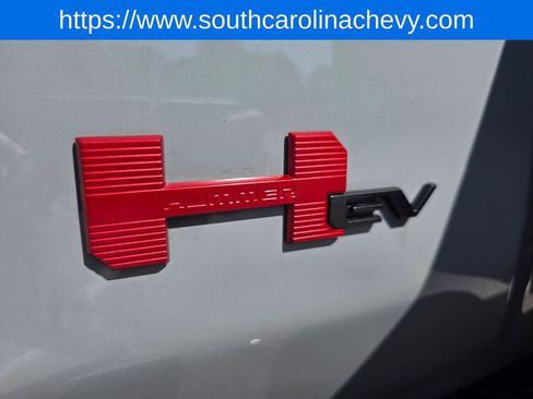 Used 2024 GMC Hummer EV 2X w/ LPO, Illumination Package image 34