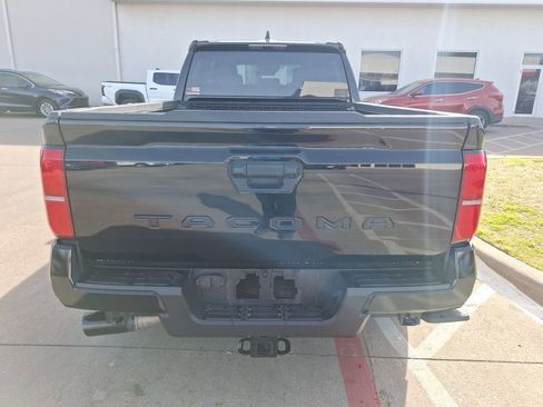 Used 2024 Toyota Tacoma TRD Sport image 5
