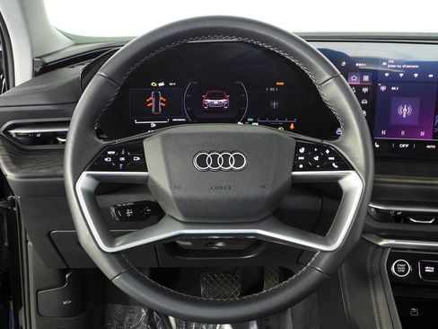 Used 2025 Audi Q5 Premium w/ Convenience Package AWD/4WD image 26