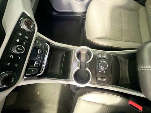 Used 2021 GMC Terrain SLE w/ Driver Convenience Package image 26