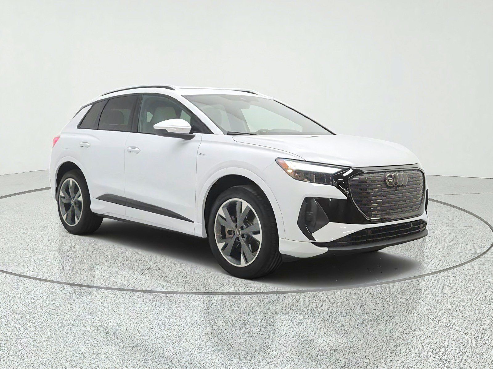 Used 2023 Audi Q4 e-tron Premium Plus w/ Premium Plus AWD/4WD image 4