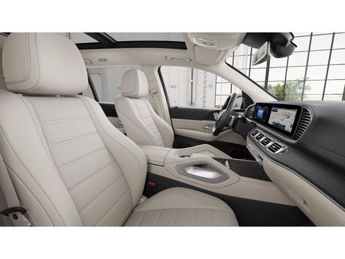 New 2026 Mercedes-Benz GLS 450 4MATIC image 4