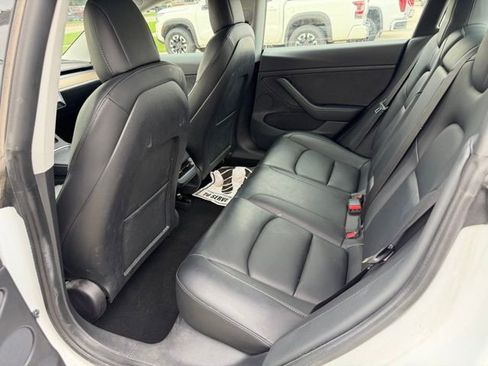 Used 2021 Tesla Model 3 Standard Range Plus image 12