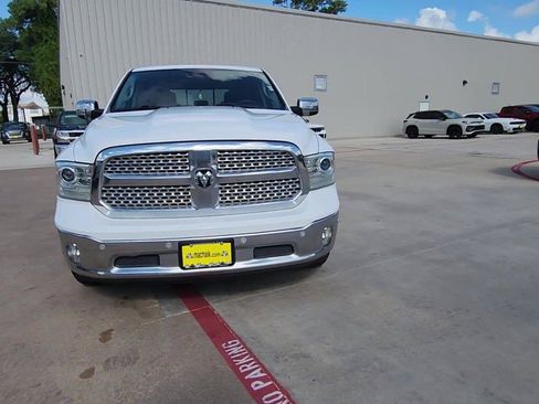 Used 2015 RAM 1500 Laramie w/ Convenience Group AWD/4WD image 3