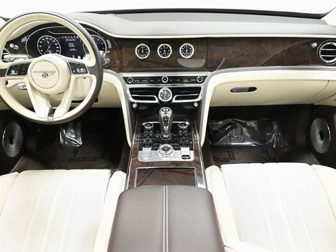 Used 2020 Bentley Flying Spur W12 image 59