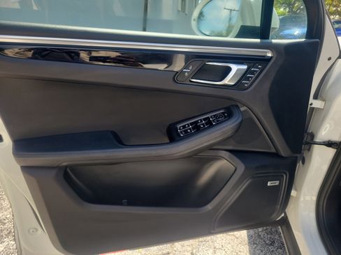 Used 2020 Porsche Macan w/ Premium Package Plus AWD/4WD image 15