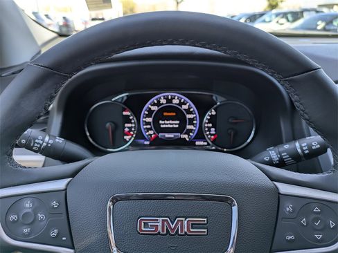 Used 2023 GMC Acadia SLT w/ Elevation Edition image 42