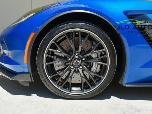 Used 2015 Chevrolet Corvette Z06 w/ 3LZ Preferred Equipment Group RWD image 34