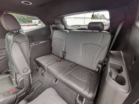 Used 2023 Buick Enclave Avenir AWD/4WD image 29