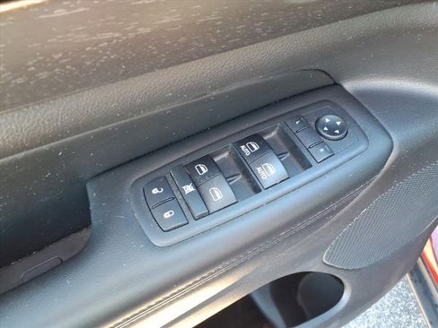 Used 2018 Jeep Grand Cherokee Laredo image 15